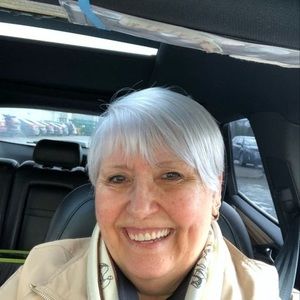 Meet your Posher, Claire